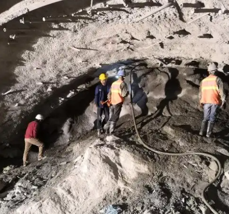 吴兴隧道拱顶带模注浆料，微膨胀注浆料的特点及施工工艺